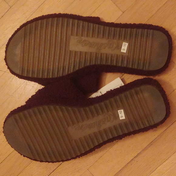 New Kashwére spa slippers, 2 pairs, brown, sizes 9-10 & 11-12 - Picture 2 of 5